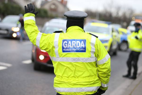 Gardaí issue almost 5,000 fines for non-essential travel