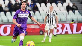 Arsenal face a battle to land Fiorentina forward Dusan Vlahovic