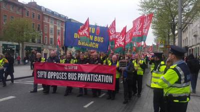 Thousands support bus strike in Dublin city  march