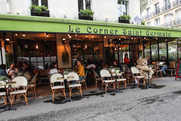Coronavirus: Bars and cafés in Paris to close for two weeks