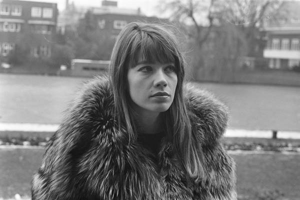 Françoise Hardy, French pop singer and fashion muse, dies aged 80