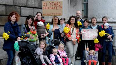 Home birth advocates to protest over midwife insurance