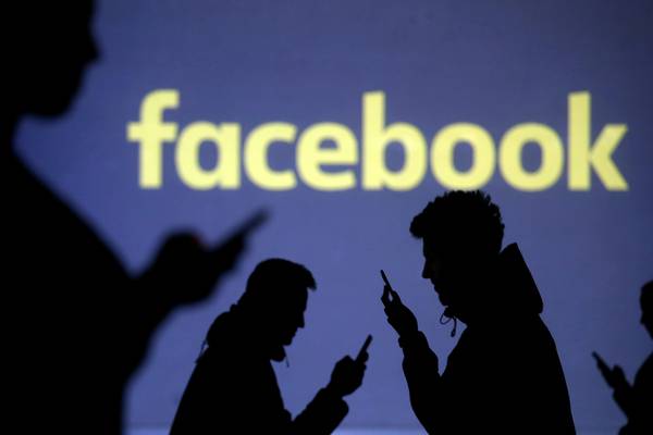 Zuckerberg in Washington as scrutiny grows over Facebook privacy