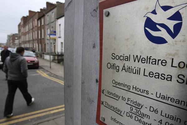 Budget 2019: Social welfare rates to rise by €5 a week