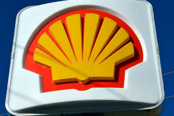 Shell warns of €19bn hit from oil and gas slump