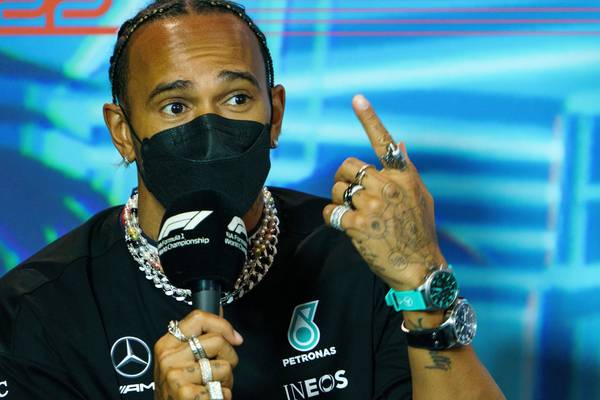Hamilton stands his ground in row with FIA over jewellery ban