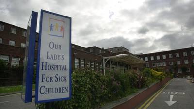 Waiting times at children’s hospital ‘unacceptable’