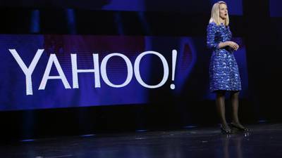 Yahoo sets Alibaba stake spinoff plan, shares jump