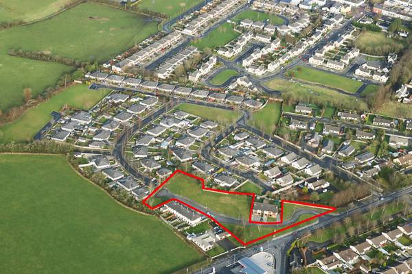 Site of 1.5 acres with permission for 10 houses for   €300,000