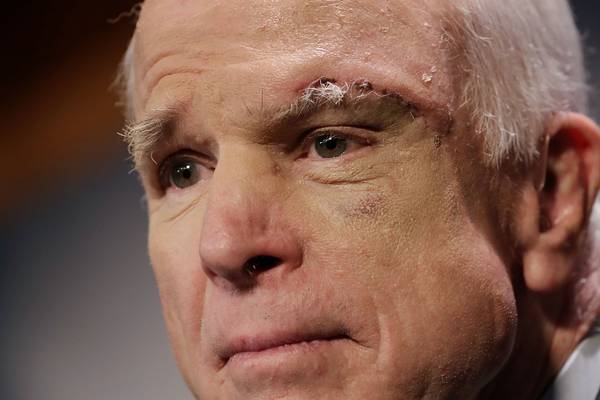 US senator John McCain discontinuing medical treatment for cancer