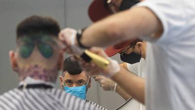 When hair salons reopen: Clients must wear masks and single-use gowns