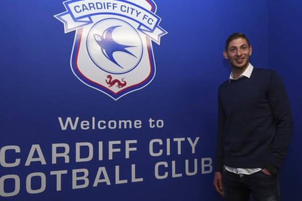 Police to resume search for plane carrying Cardiff striker tomorrow