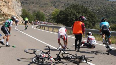 Vuelta a España contender Nicolas Roche derailed by crash