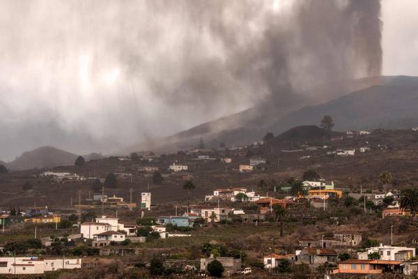 Homes and farmland engulfed by Canary Island volcanic eruption
