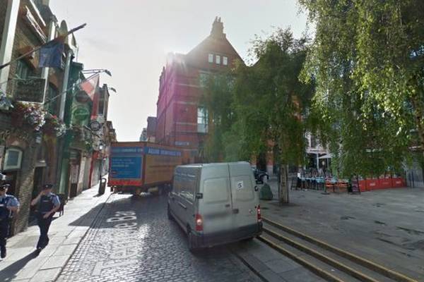 Man in 20s stabbed in Temple Bar on Sunday morning