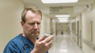 Doctors’ smartphones a potential  source of fatal infection, studies find