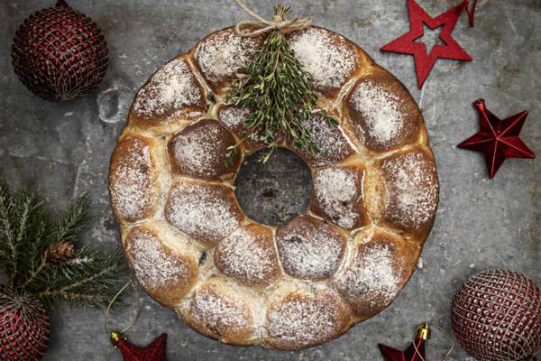 Festive bread with blue cheese and red onions that looks too good to eat