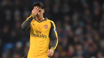 Arsène Wenger says Mesut Özil not exempt from dirty work