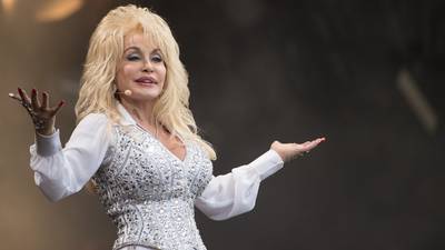 Dolly Parton partly funded Moderna Covid vaccine research