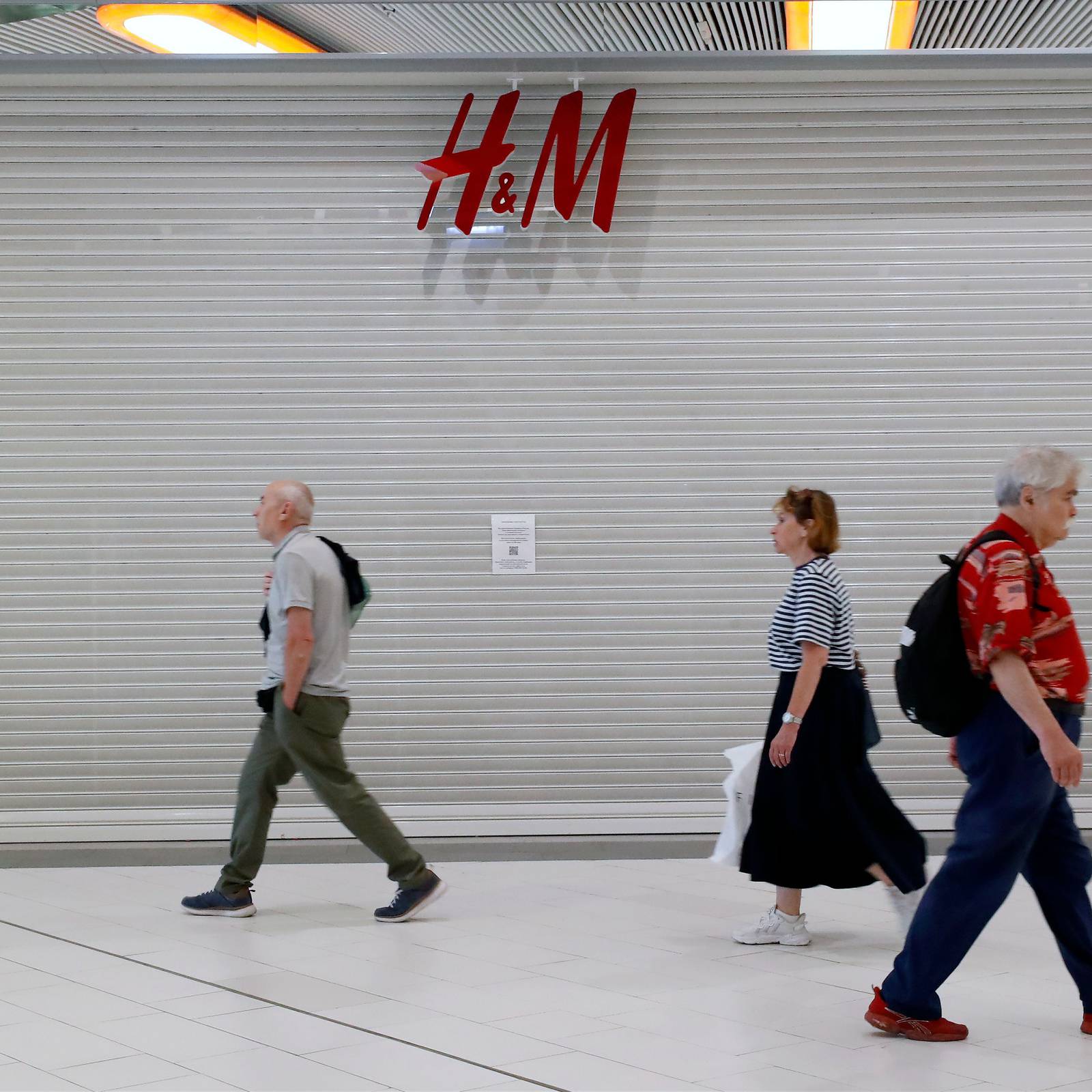 H&M flags higher prices after profit falls far short of expectations