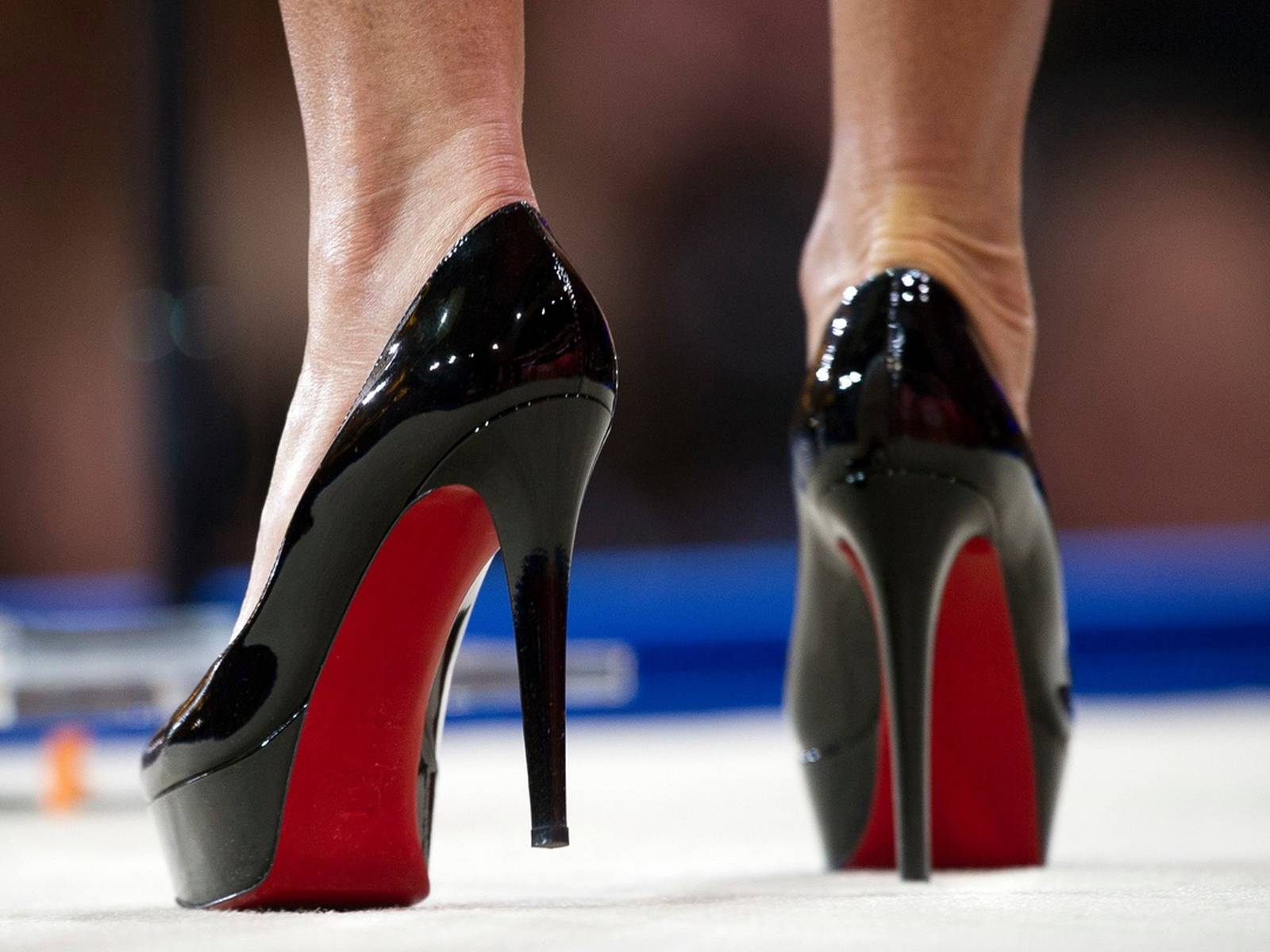 In the battle over his sole, Louboutin loses a round