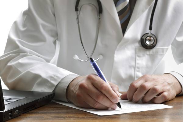 Locum junior doctors to have salaries cut from September