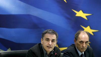 Greek economy shrinks on weak exports and investment