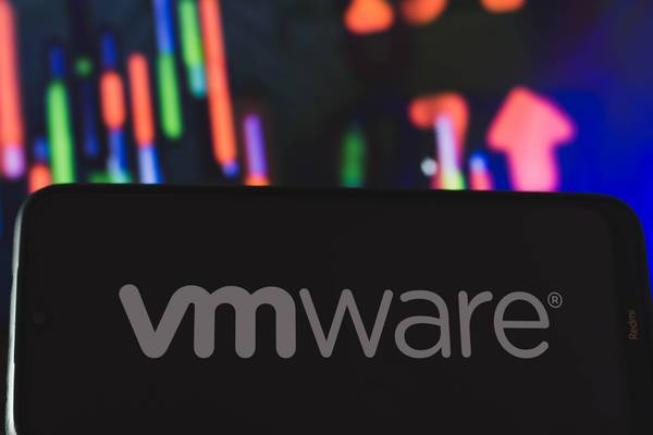 Chipmaker Broadcom in talks to buy VMware for up to €47bn