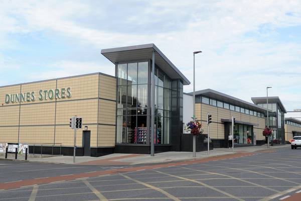 Dunnes Stores staff to get 10% Covid-19 payment, says union