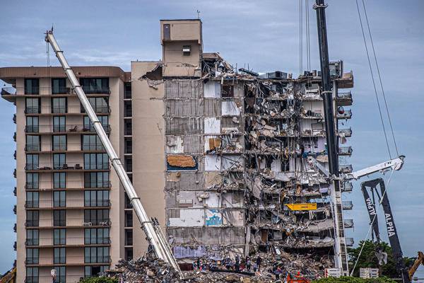 Florida building collapse: Search operation suspended due to safety fears