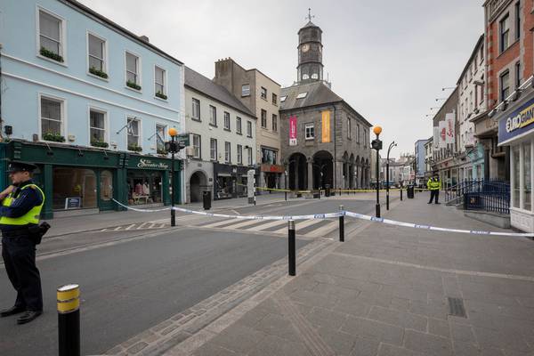 Kilkenny street closed off after suspicious device found
