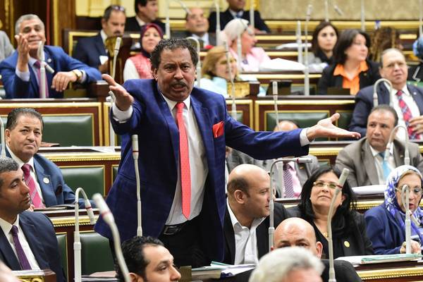 Egyptian MPs back plan to extend Sisi’s rule