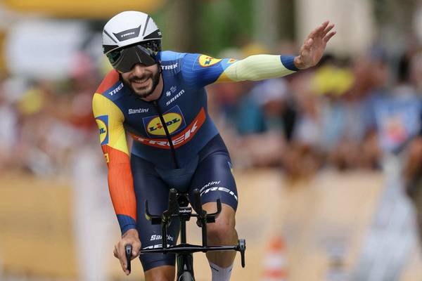 Tour de farce: Cyclist Julien Bernard fined €205 for stopping to kiss wife during time trial