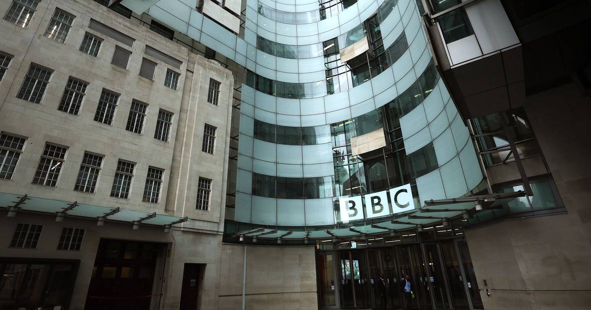 Bbc Taking ‘very Seriously Claims ‘well Known Presenter Paid Teen For Sexual Photos The 