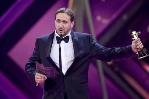 Fake Ryan Gosling picks up  German film award in    prank
