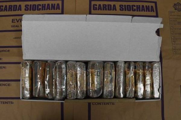 Gardaí seize €160,000 after searching car in Athlone
