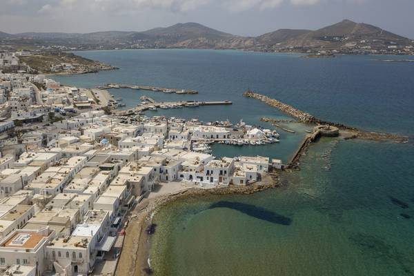 At least 16 migrants dead after boat capsizes off Greek coast