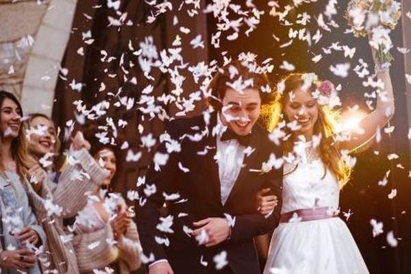 Coronavirus: Weddings with more than 100 guests urged to cancel