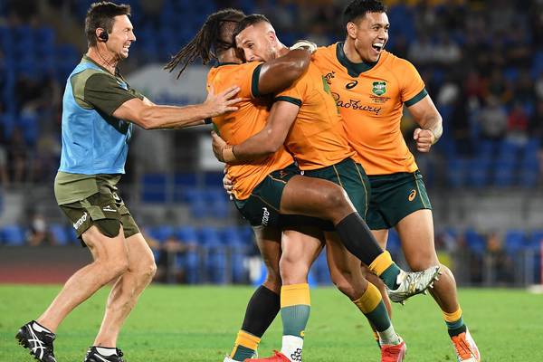 Australia snatch last-gasp penalty to beat South Africa