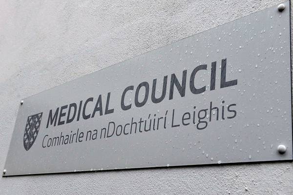 Doctor accused of wrongdoing at Portlaoise hospital says he cannot afford lawyer