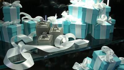 Tiffany lifts guidance on profits as sales sparkle