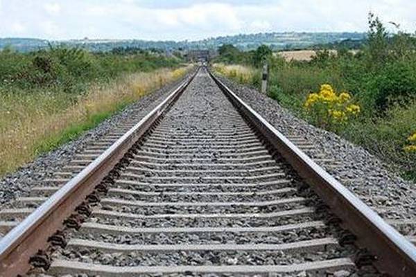 Government reviewing extension for western rail corrider