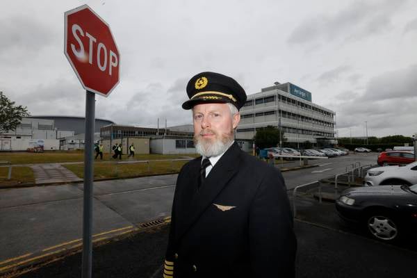 Aer Lingus warns pilots it could pursue them for losses if any ‘unofficial’ industrial action ahead of work to rule 