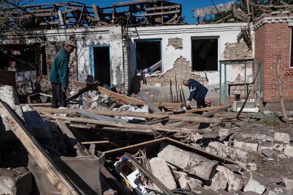 Ukraine: City in Luhansk region hit by heavy Russian artillery bombardment