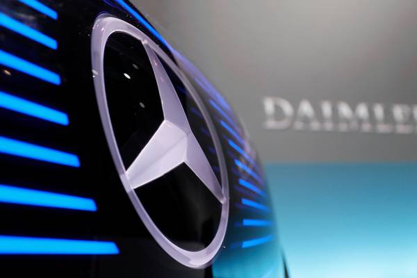 Daimler profits overshadowed by competition investigation