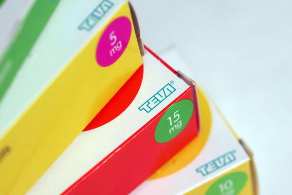 Drug firm Teva predicts 2017 revenue and profit  below estimates