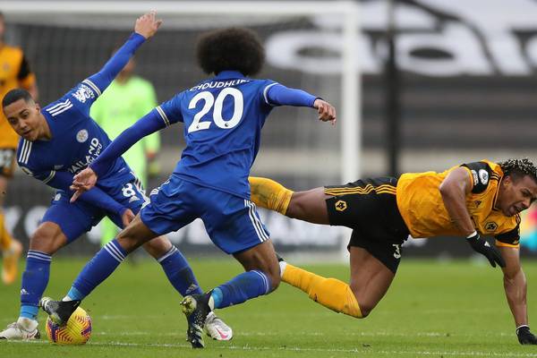 Leicester lose more ground with draw at Wolves