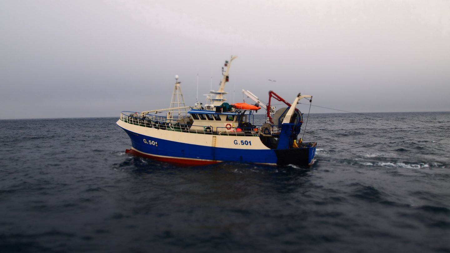 Crew member dramatically airlifted off of boat on 'Deadliest Catch