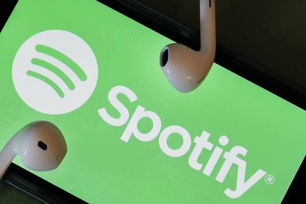 Joe Rogan apologises after Spotify clamps down on Covid misinformation