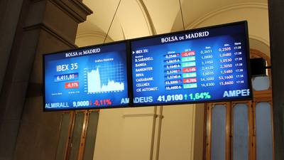 European shares slide as lockdowns dull recovery hopes